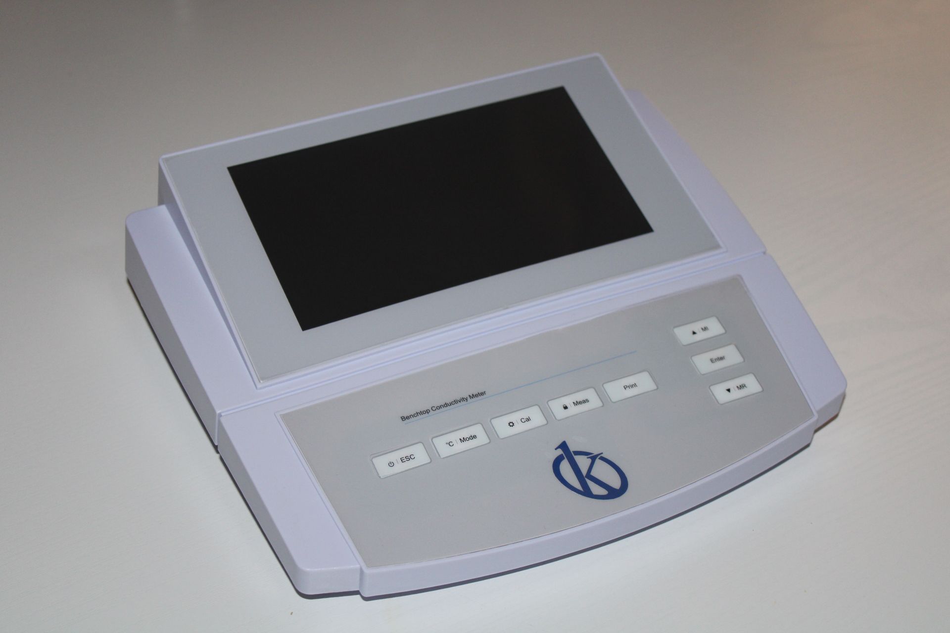 What are the differences between a Steam Autoclave and a Gas Autoclave?