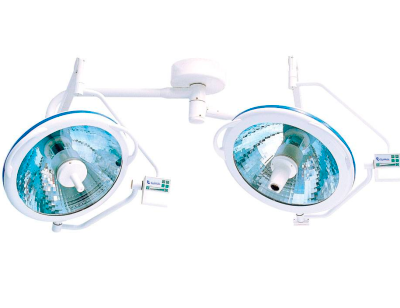 What color should the lighting have in an operating room?