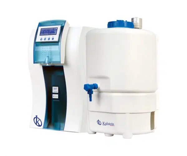 How is the filter change performed in the water purification system in the laboratory?